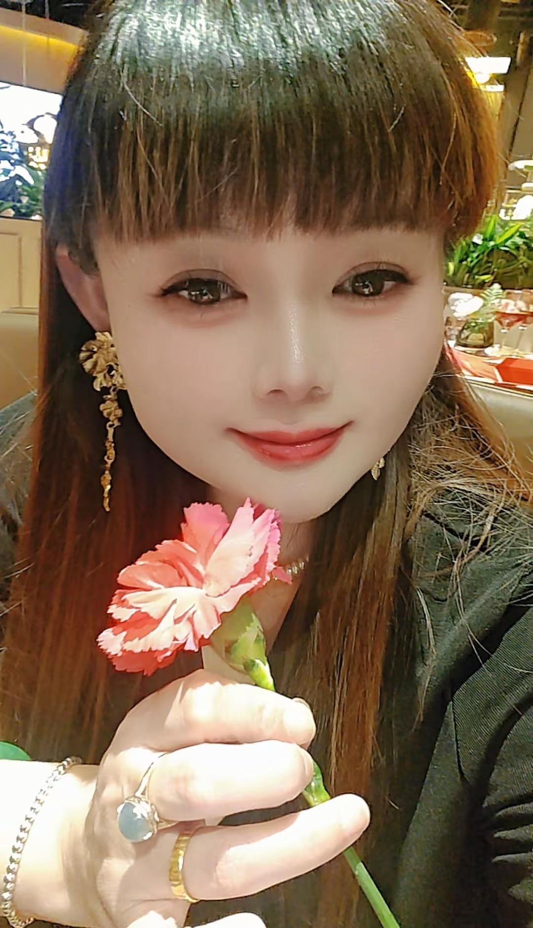 今日穿搭跟鲜花很配 美食水果拼盘 做自己的玫瑰🌹