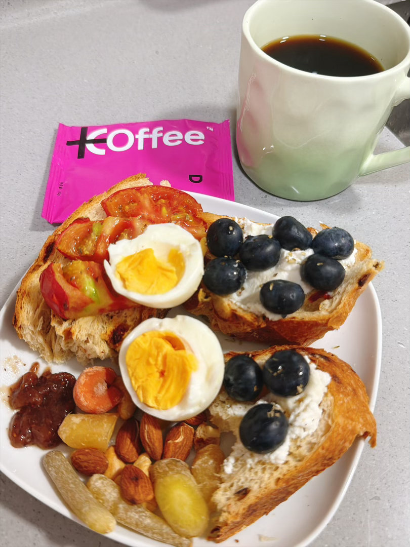 生活手记自己做早、午餐🍳🍣刚好喝完最后一包卡卡☕️ ​​​