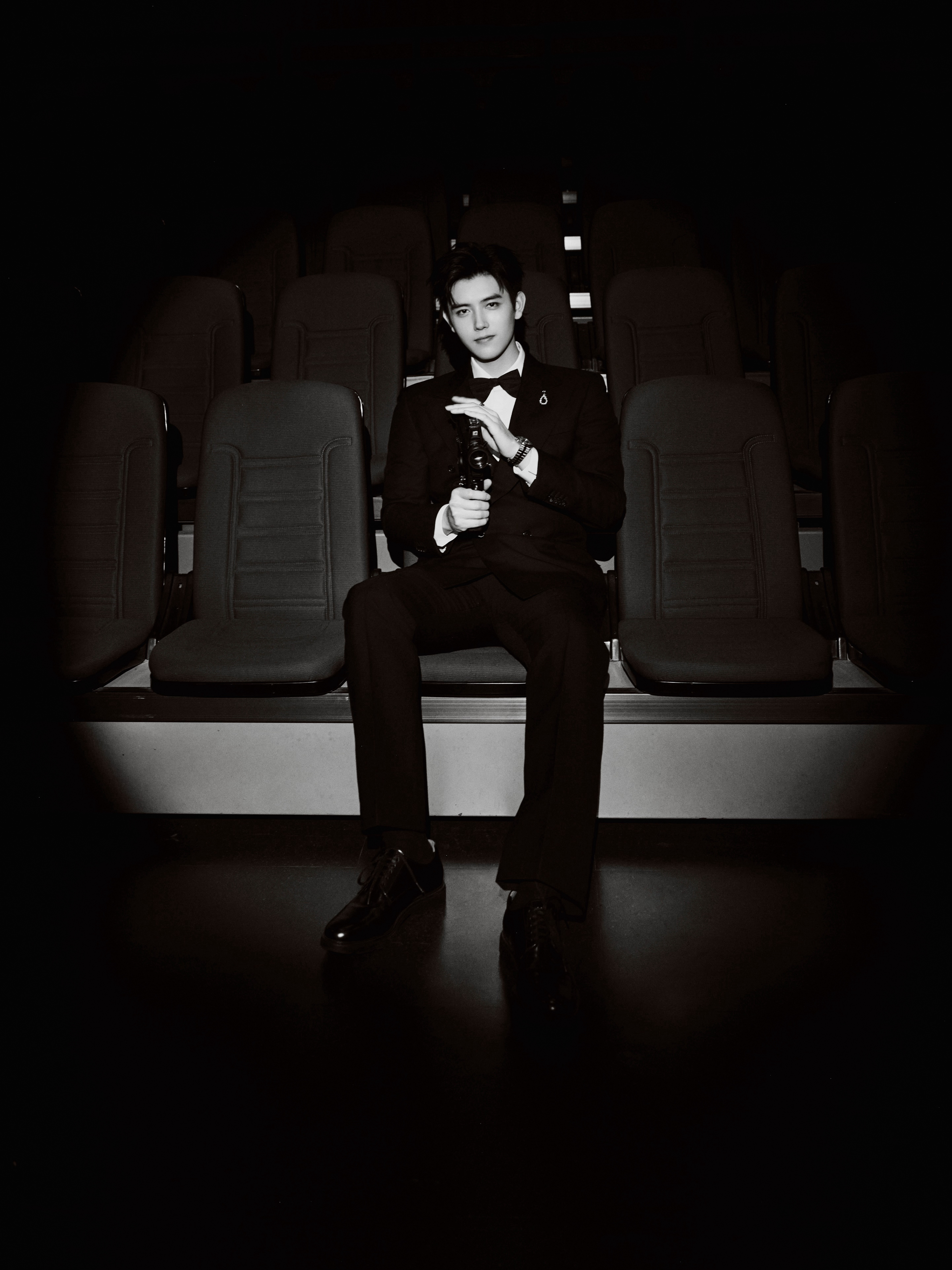 今晚帅气的主持人！ 