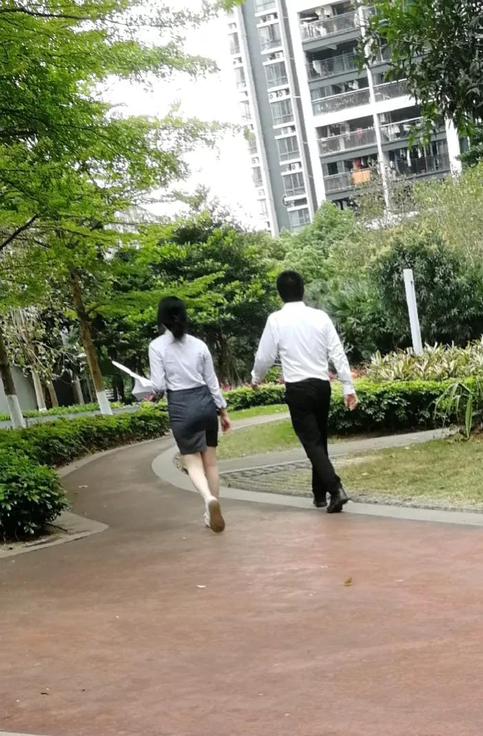 楼市是要回暖了吗？从去年房价下跌开始，到现在已经快一年多的时间了，已经有很久很久
