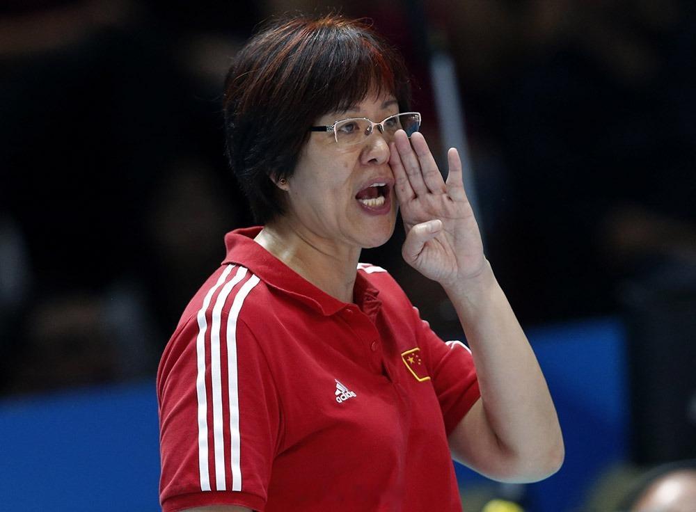 排球故事【郎平：“球迷有球迷的说法，国家队有国家队的需要”】2013-2014赛