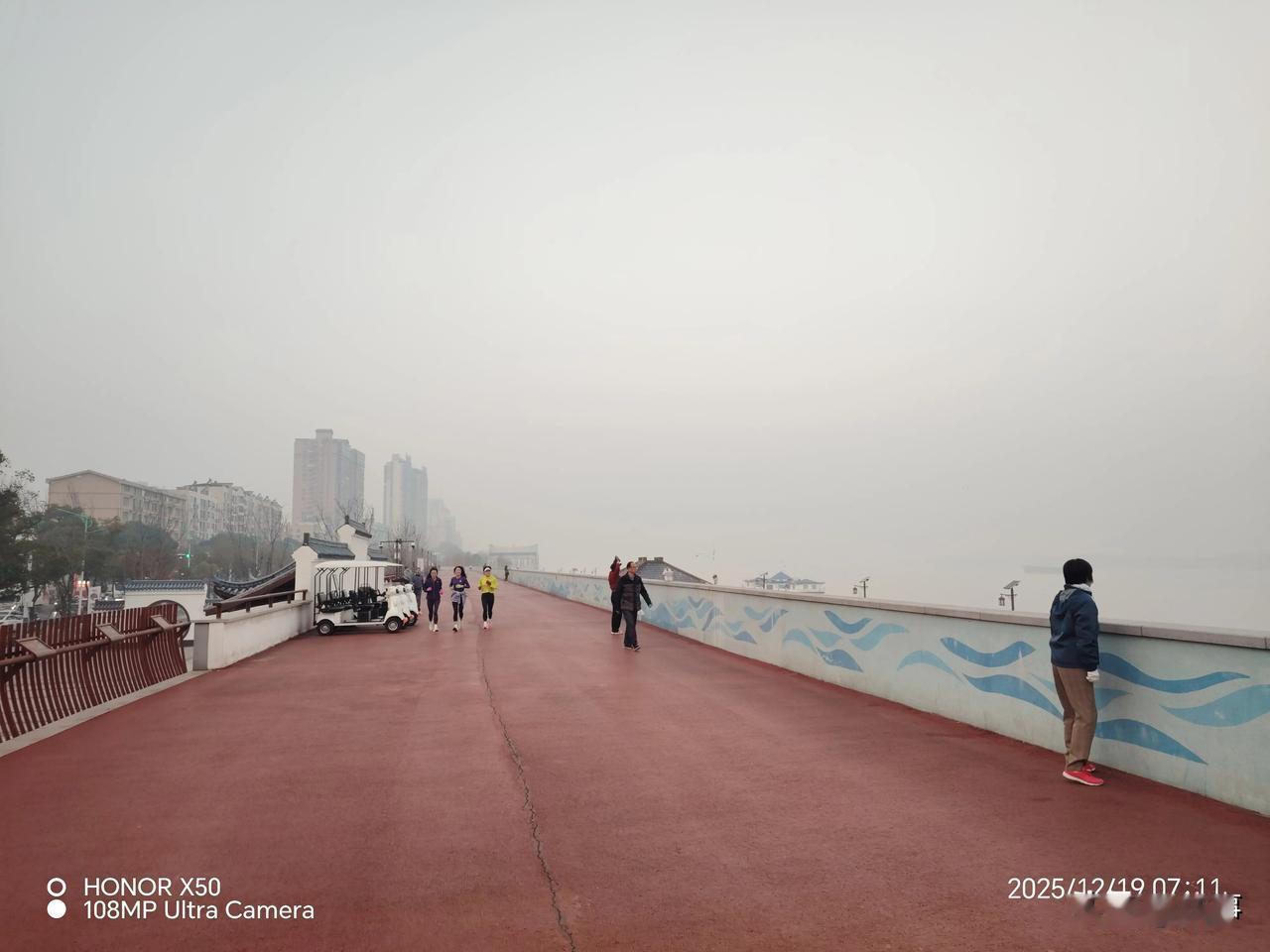 喜迎2026年，新的一年里，身体健康，万事如意心想事成，事事顺遂，平安喜乐，万事