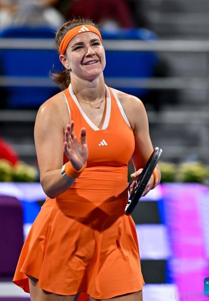 🇨🇿穆霍娃6-4 7-5姆博科🇨🇦多哈夺冠！多么美好的一刻。29岁，卡罗