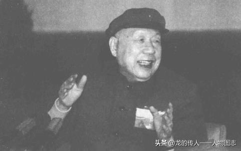 1982年9月，伍修权在中共十二大小组会上发言