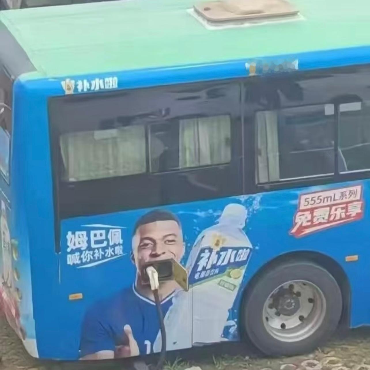 六二，雷山小过诸事阻隔，防因小失大注意肠胃，手足宜：结婚 订婚 入学 考试 求职
