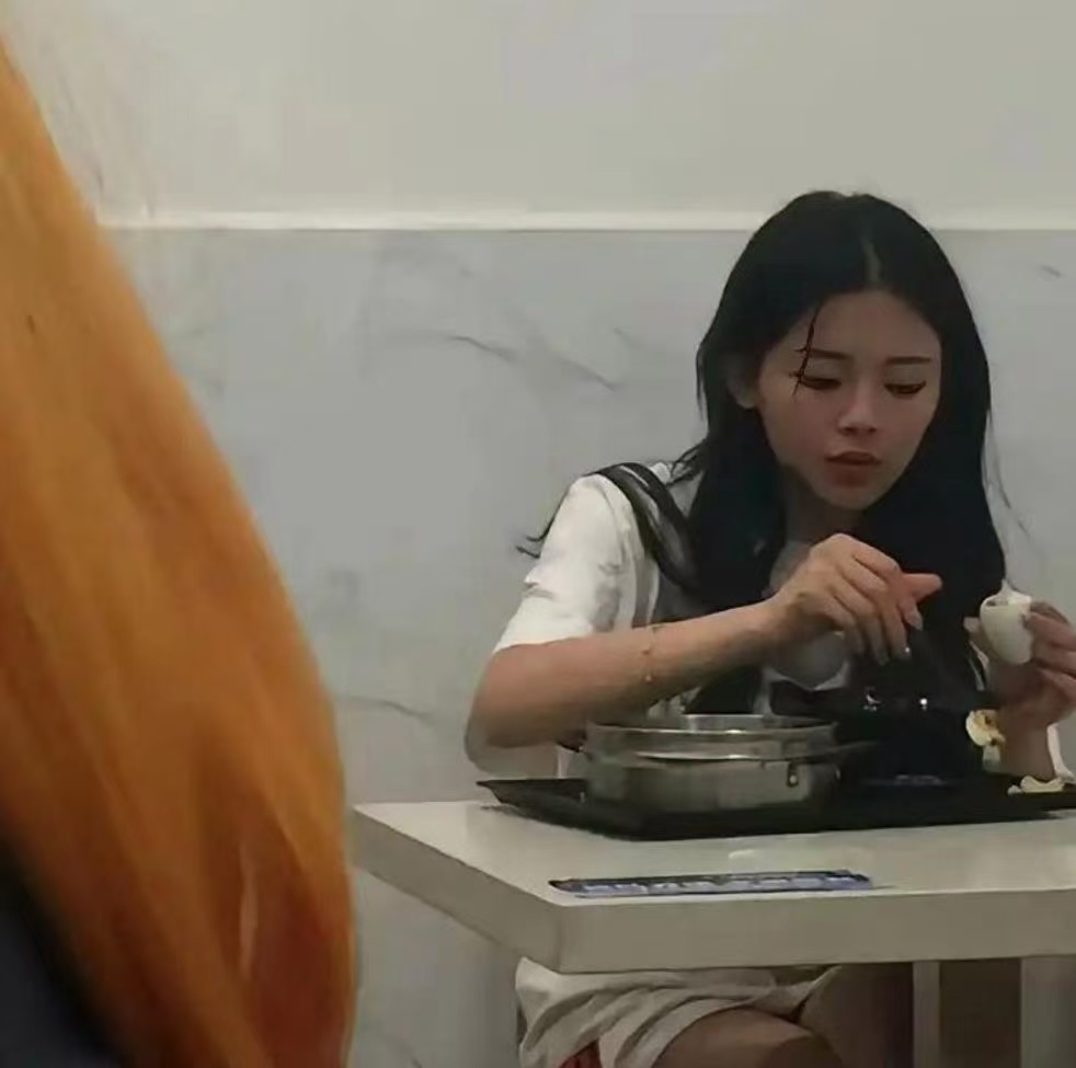 当初厂里的杨超越，谁能想到未来会成为顶流 