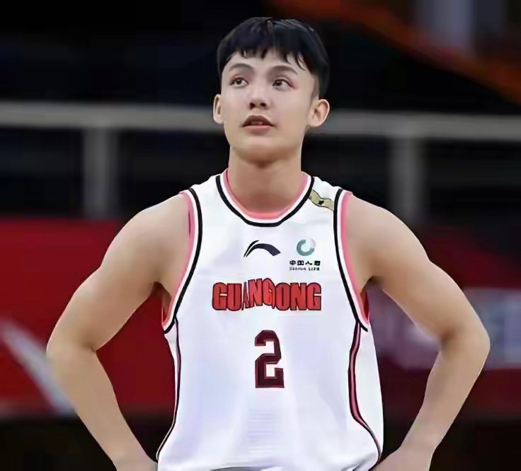 🔥杜峰首节练兵遇挫！广东慢热挖坑+犯规危机，徐杰单节3记三分救主，半场江苏47