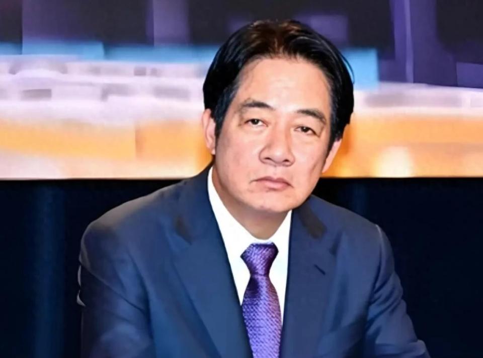 我给赖清德的三句话：

第一句话，你购买再多的武器，都是没用的。祖国要武力统一台