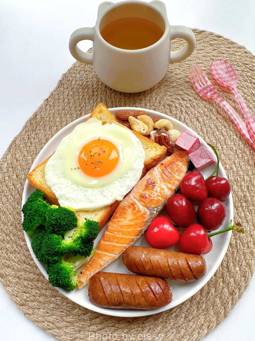 小朋友的高营养早餐🥪煎蛋吐司🍣三文鱼