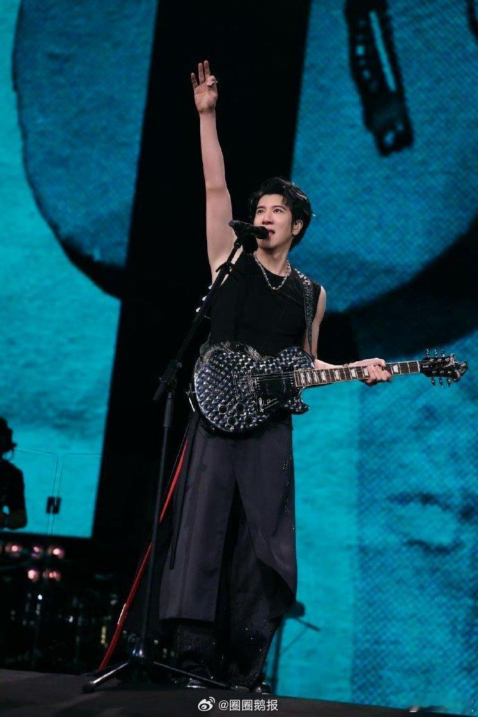 王力宏最好的地方巡回演唱会 二哥的现场太会了！劲歌热舞炸场帅到失语，金曲响起全场