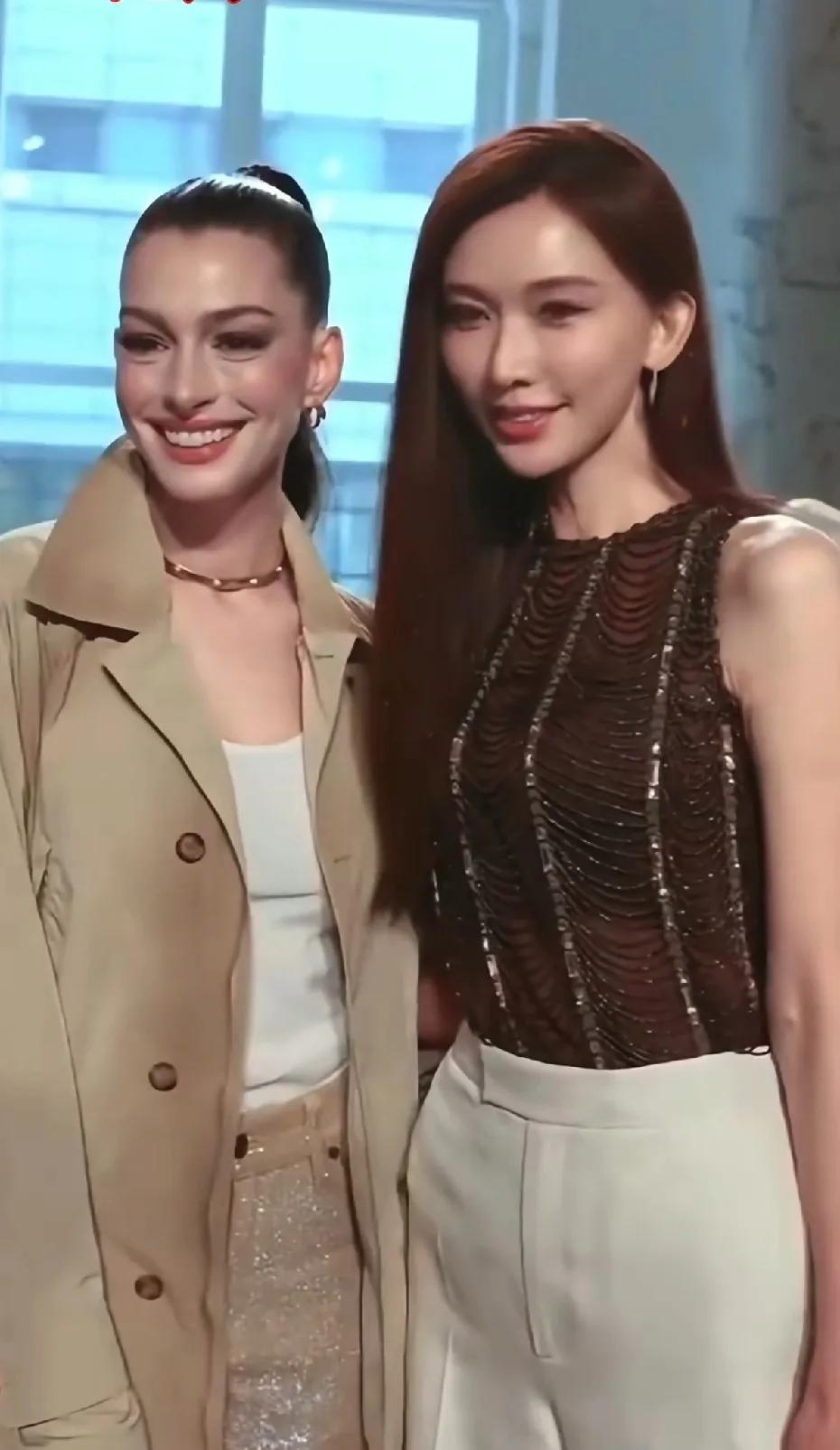 林志玲正式复出，现身拉夫劳伦秀场。为啥现在复出？为啥刚结婚就不出来了？有点奇怪。