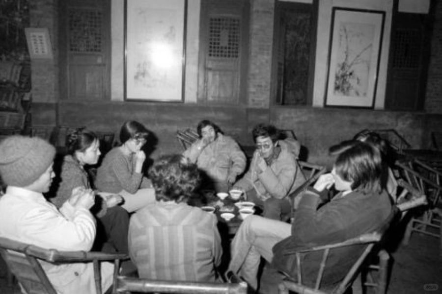 1993年9月，在北京昌平的精神病院，肖全见到了一位几乎被毁掉的诗人郭路生（食指...