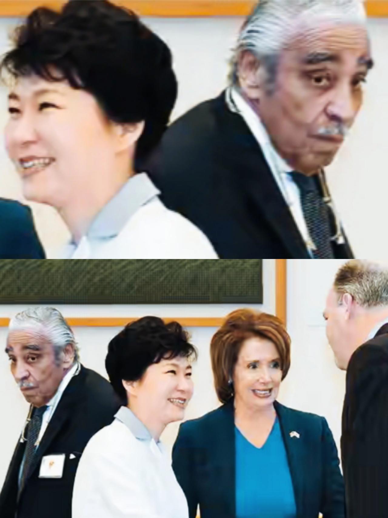 朴槿惠的笑容和身旁这位男士的表情形成了鲜明对比啊！
朴槿惠身旁这位男士的面部表情