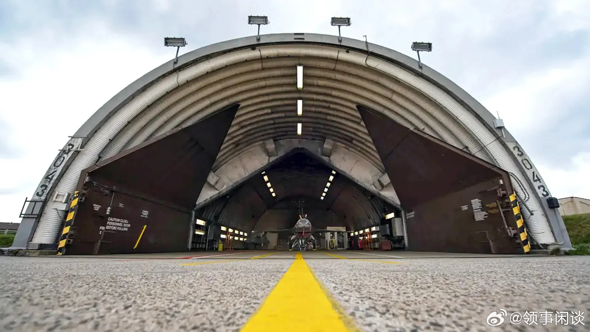 【据称，图片显示美国E-3哨兵预警机在伊朗空袭中被彻底摧毁】（战区）关于3月27