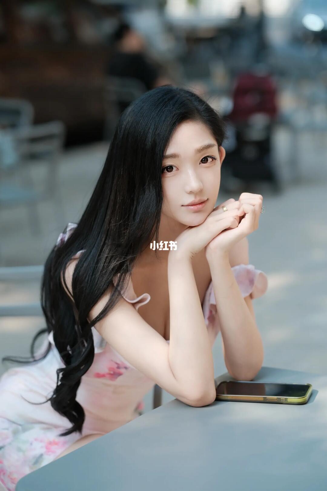 客妹说两年前给她拍得照片现在还在用