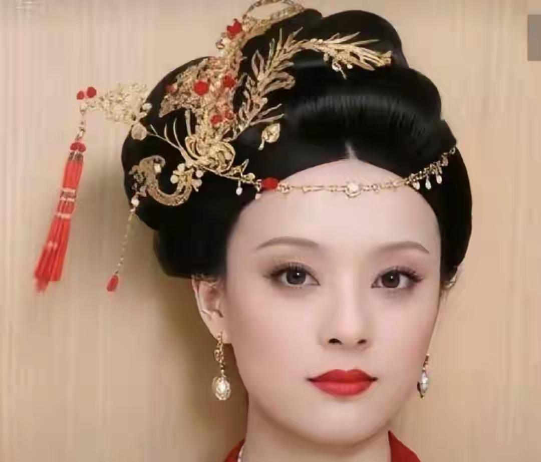 孙俪饰演王熙凤值得期待！郑晓龙重拍《红楼梦》，王熙凤一角由孙俪饰演。由于87版《