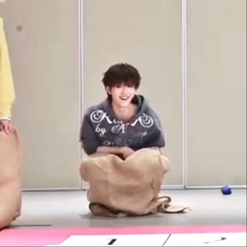 放一个饼在这里站岗 