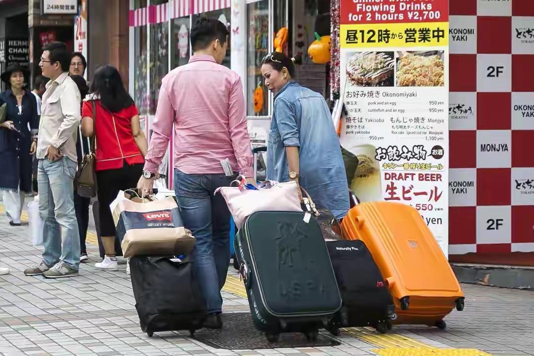 某些中国人还在为出国日本而沾沾自喜吗？听日本人怎么说，中国人不去，日显得更安静了