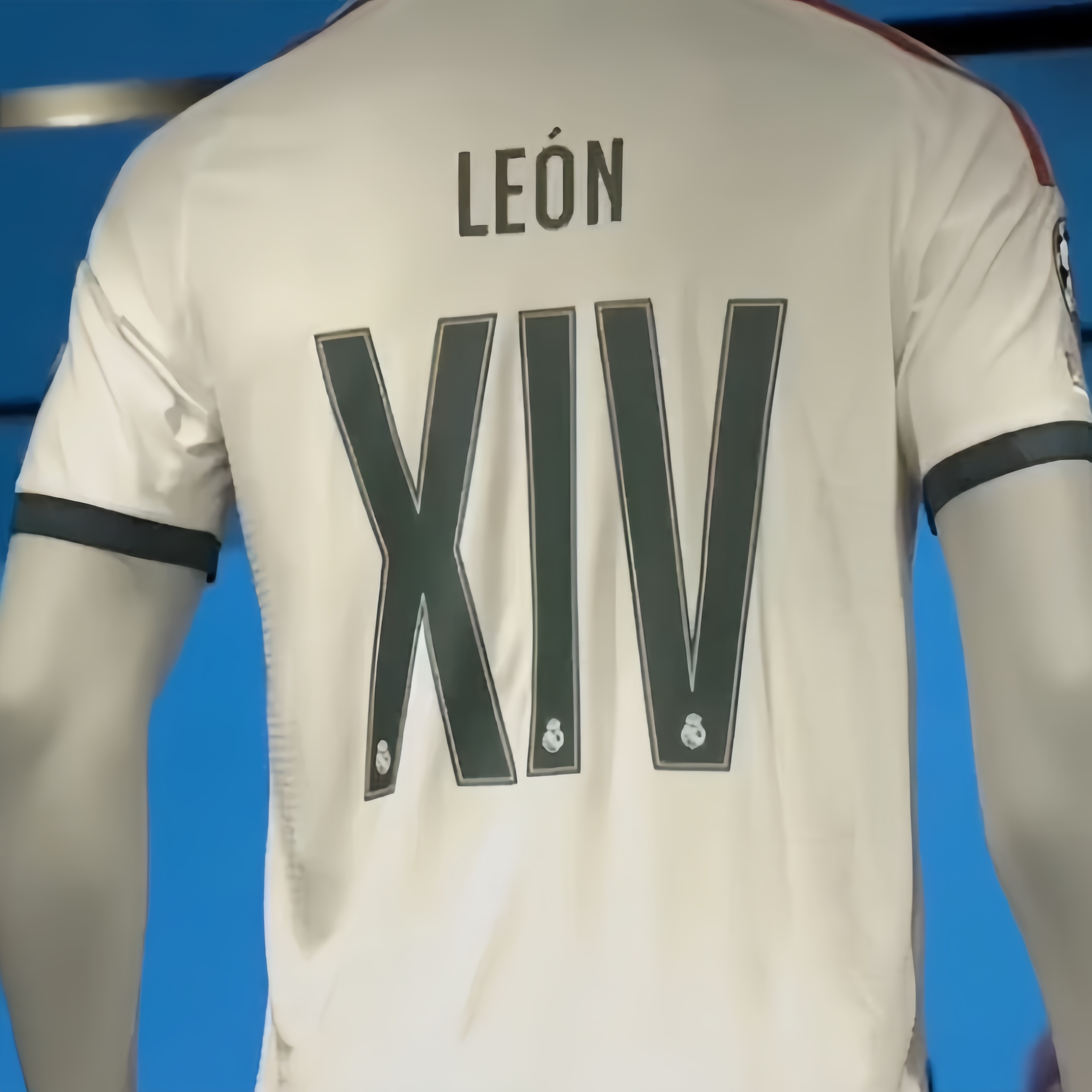 皇马为教皇利奥十四世推出限量版球衣，售价195欧元。halamadrid