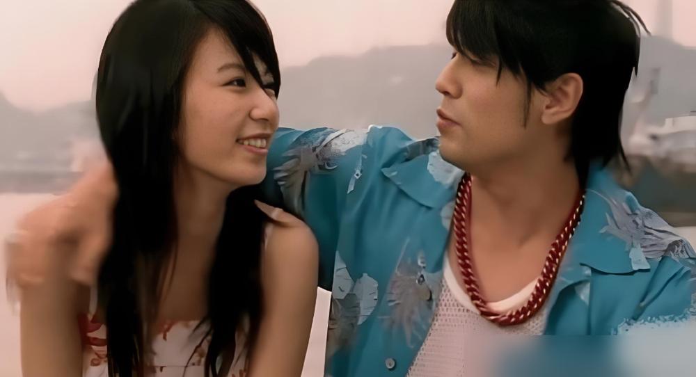 田馥甄，硬是把周杰伦、林俊杰两大天王给干沉默了。这么多年，愣是一个没看上，就离谱