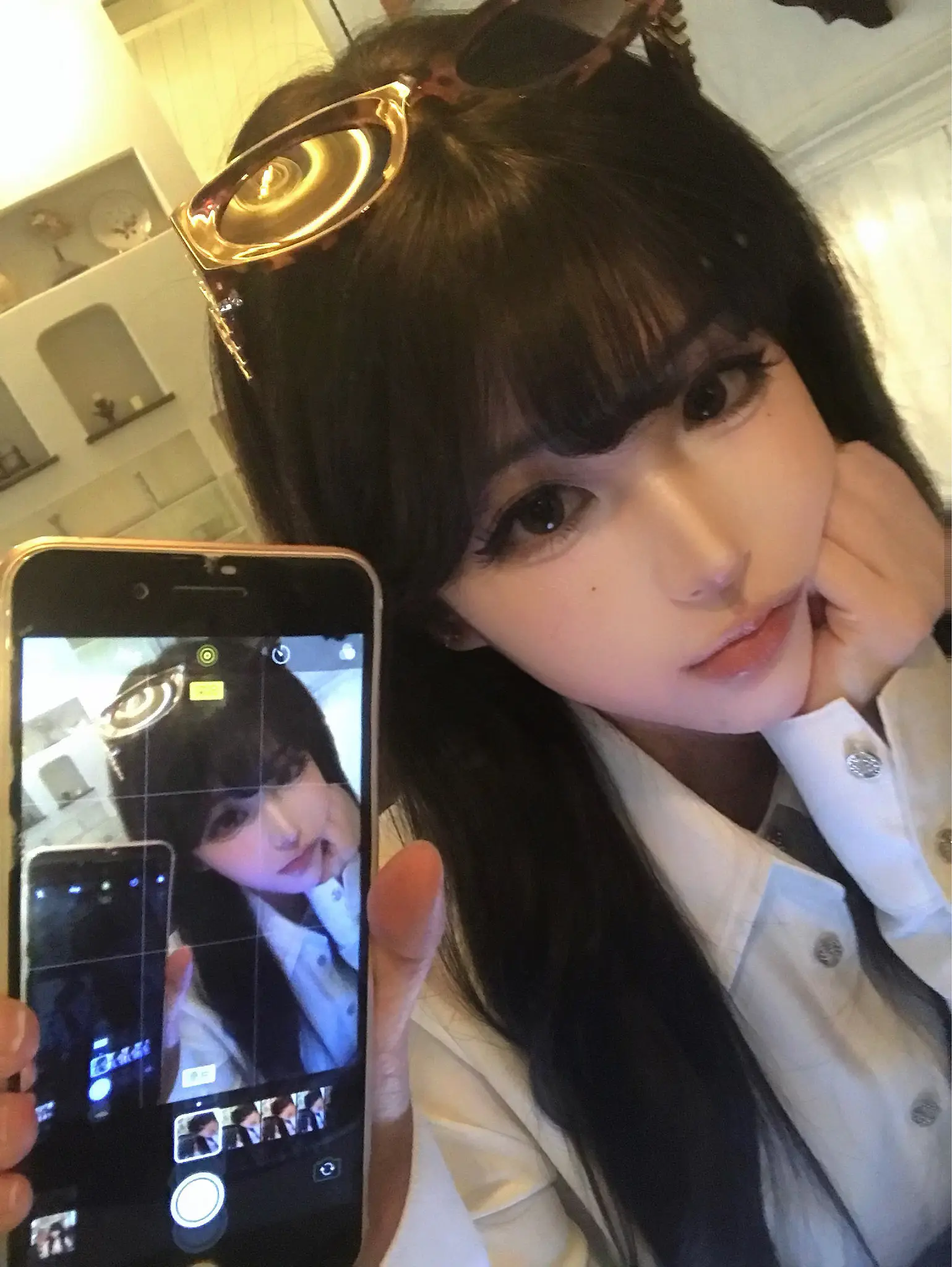 我还是那个小女孩 大彻大悟的每一次 都是我踩在天真的心尖上明白的
