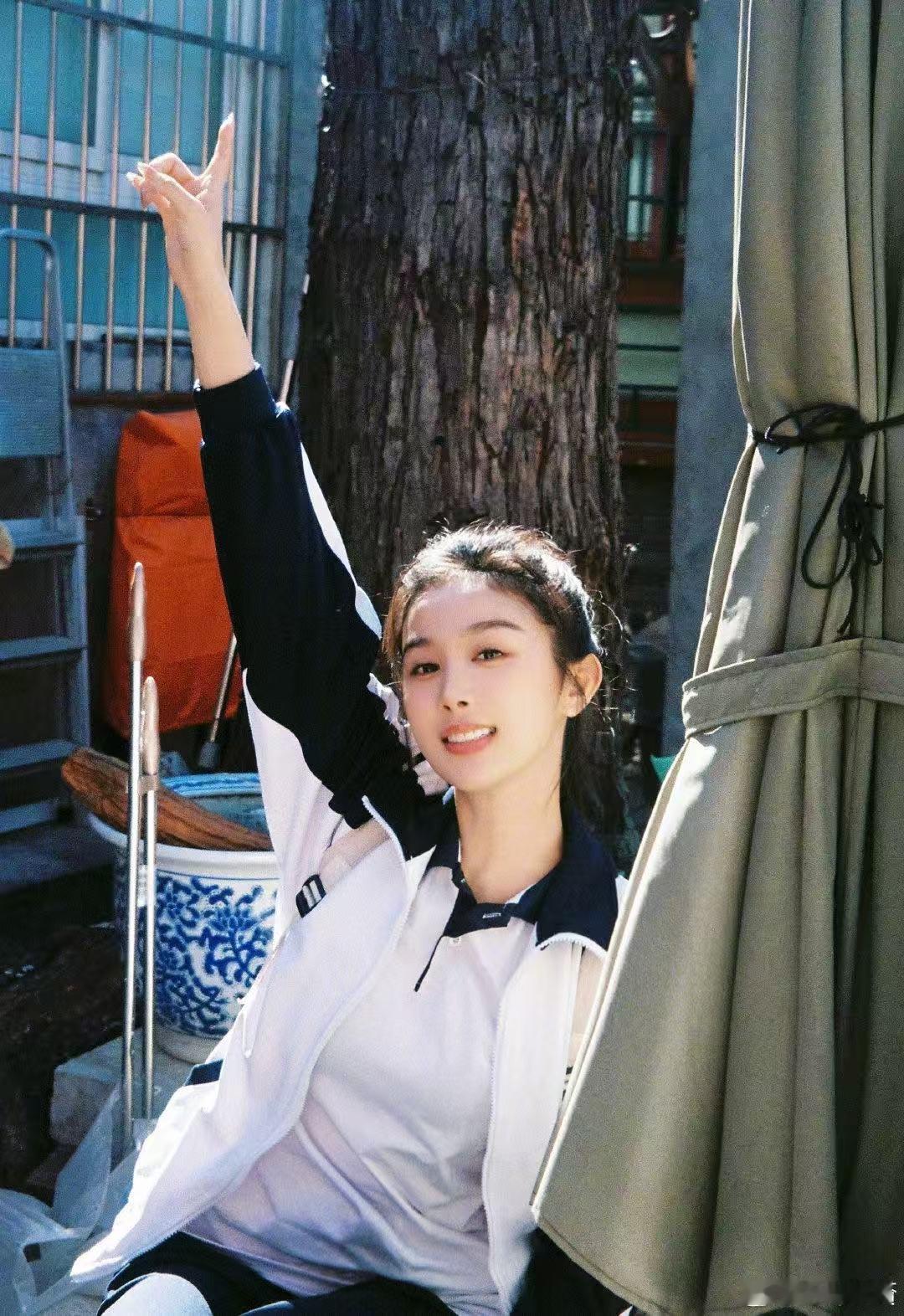 小欢喜陶子回来了吴施乐一出现，仿佛又回到了和陶子一起备战高考的日子，青春的烟火气