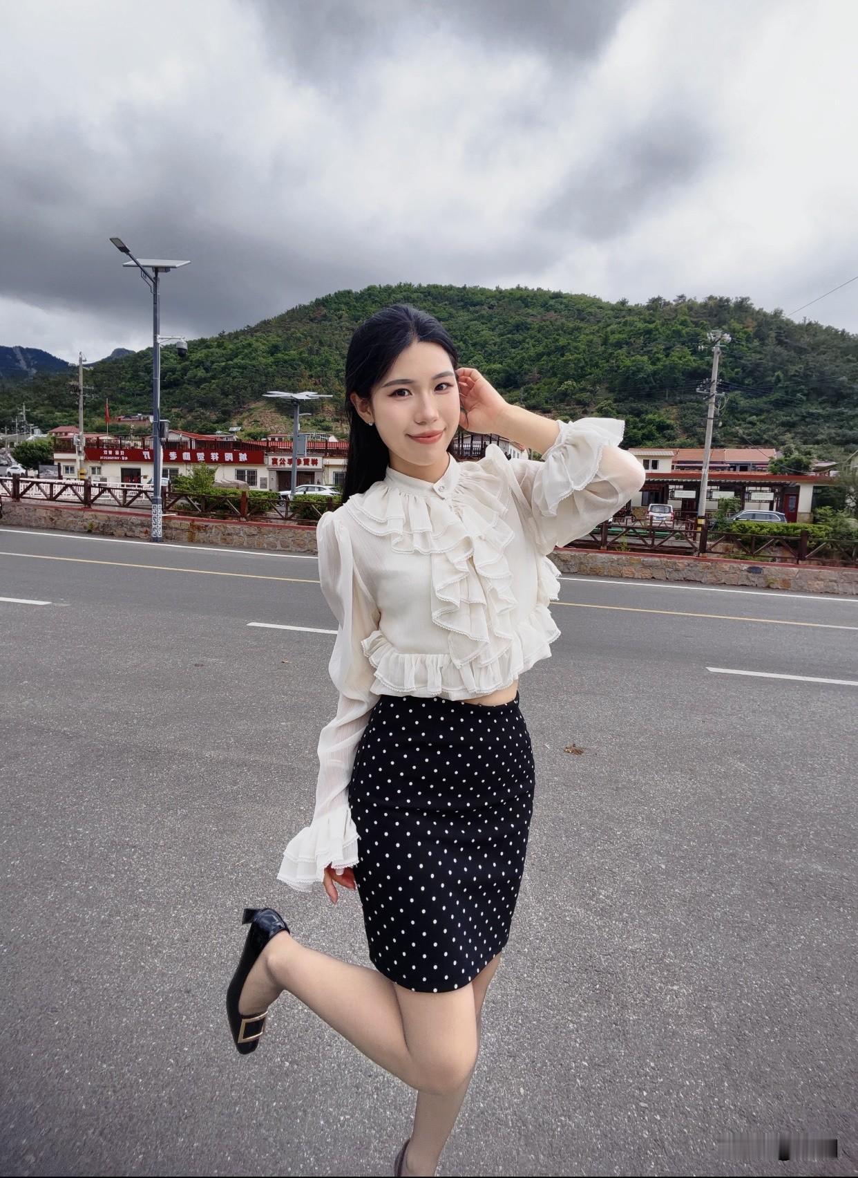 什么样的女人,能让男人一直着迷?内核特质的女人。比如情绪稳定，遇到事好好沟通，不