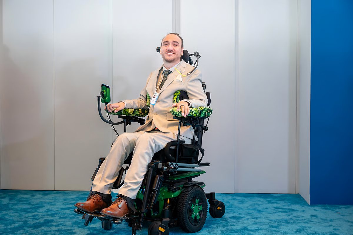 Neuralink植入者迪拜峰会爆红：用意念玩游戏，重获人生自由2月4日，在阿联