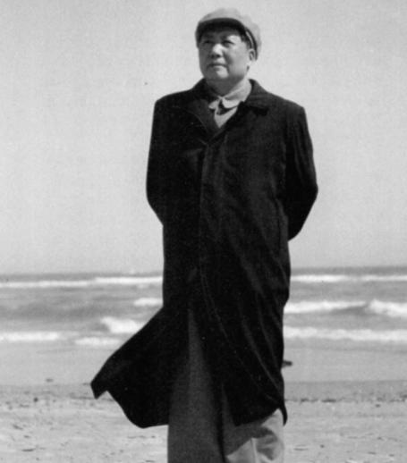 毛主席在四渡赤水的指挥中，胆子到底有多大？就连朱德总司令听了都害怕，刚过了河，又