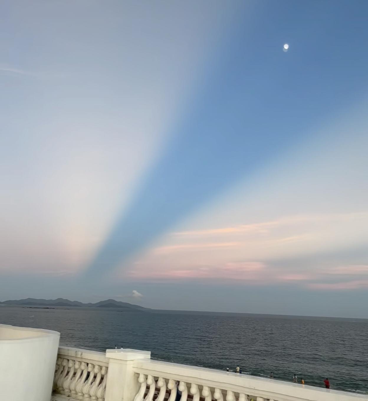 我哥3号去世了，离世时无人在身边，是心梗，可能也就10分钟就走了。

那天下午他