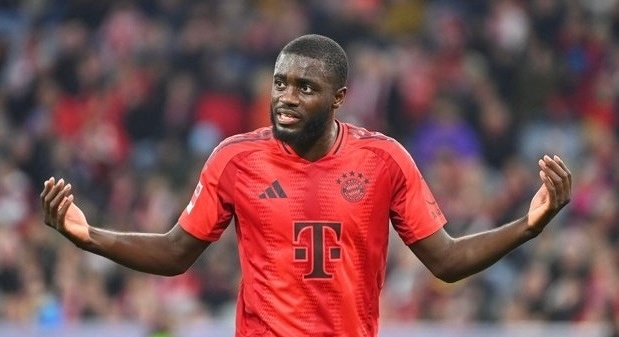 据德国《踢球者》报道，于帕梅卡诺及其经纪人团队已经向拜仁管理层下了最后通牒，不接