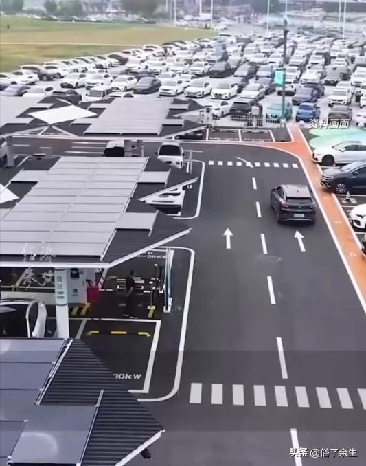 充电设施超2100万个：电动车真的“充电自由”了？

我国充电基础设施达2101