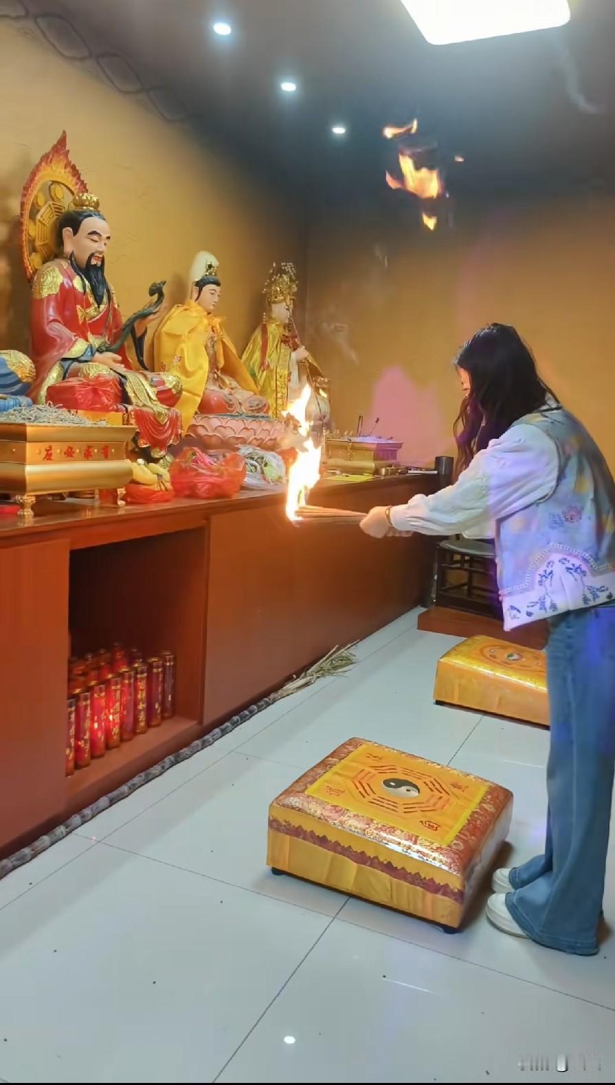 能帮我看看婚姻吗[害羞]