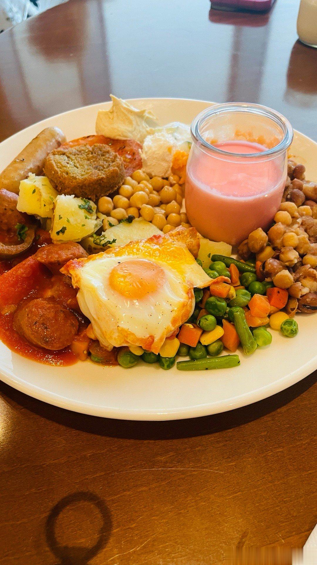 吃麦当劳减肥的男子太棒啦！实践了其实减肥什么都可以吃，只是造成能量负平衡就可以。