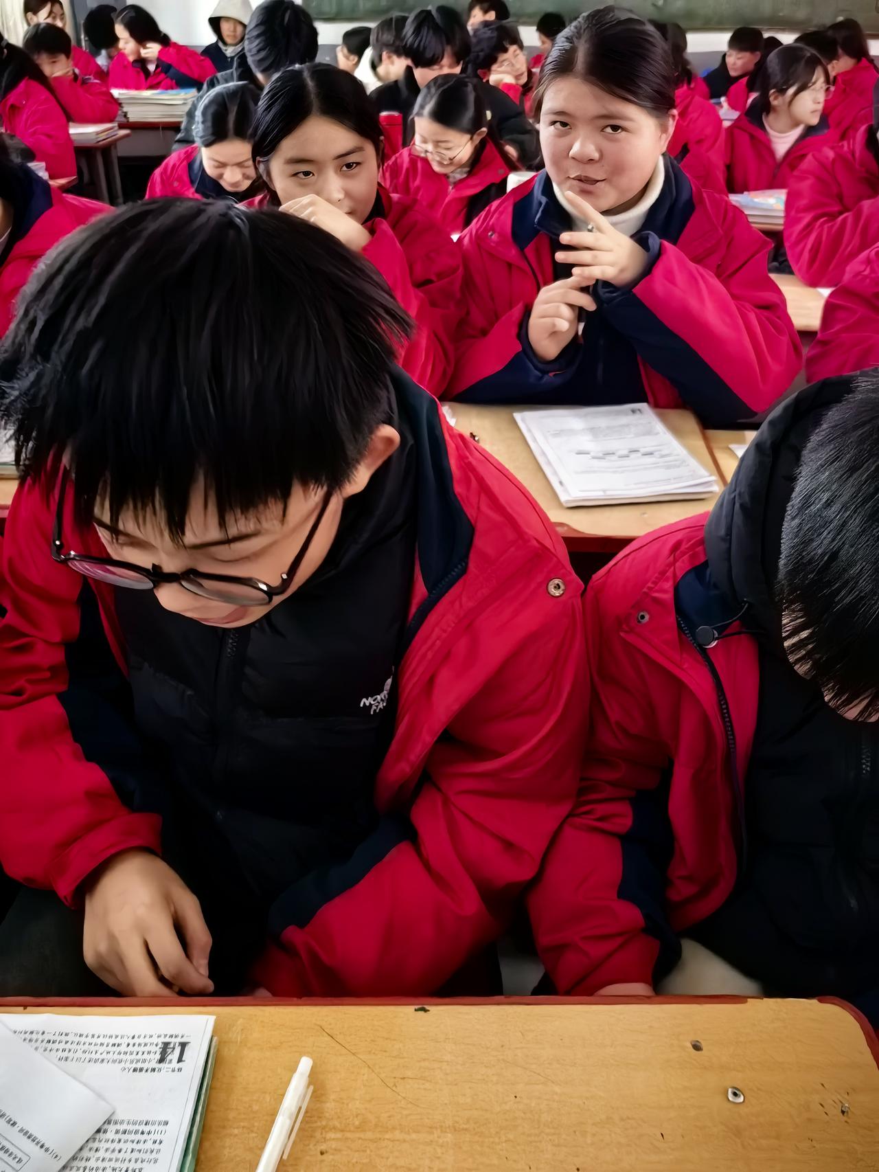 元月13号期末考试，学生们进入复习状态，课程赶的有点紧。因为考试后还要提前学习下