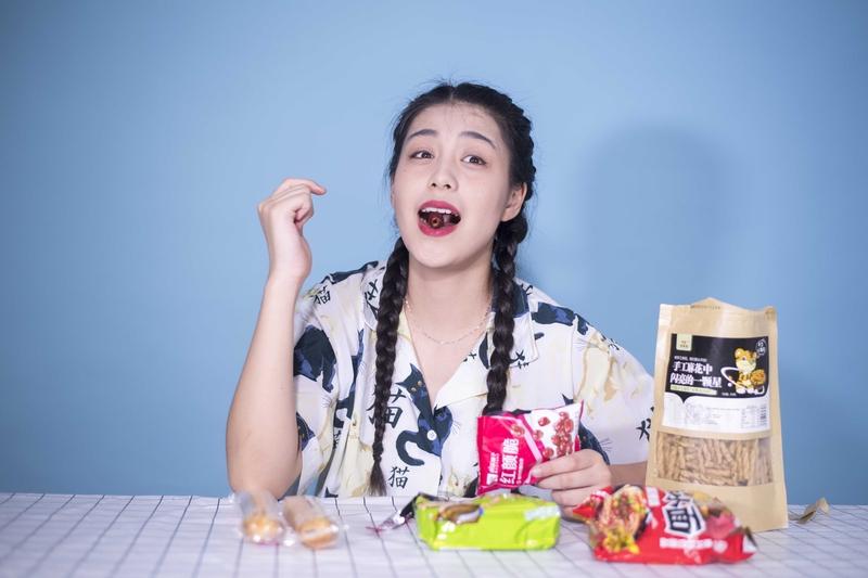 老了，什么才是真正的底气？对我来说，经济独立绝对是第一位的。手里有钱，心里不慌，