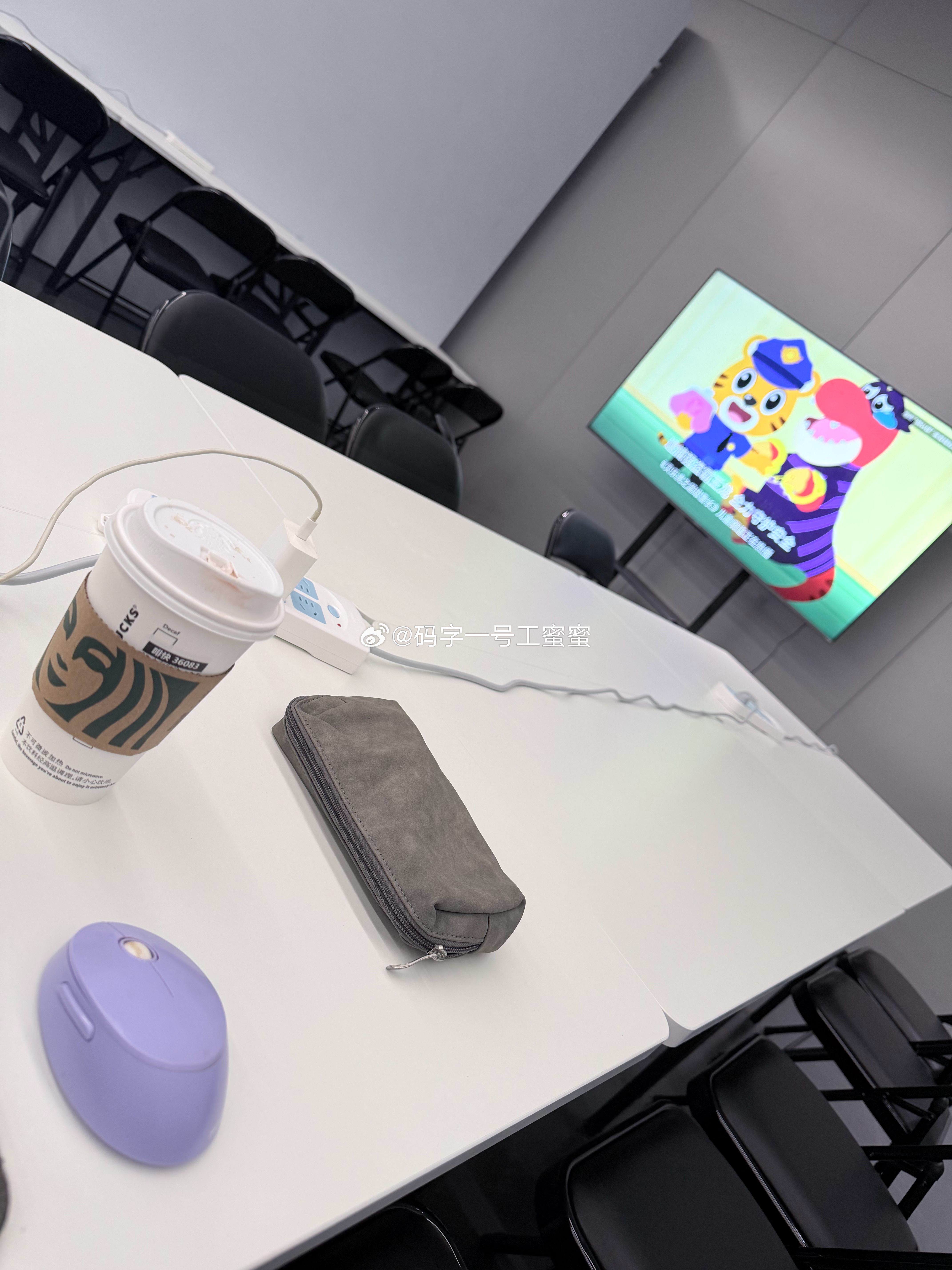 准备开工了，大家多穿衣服，有点冷 重庆·重庆龙兴足球场