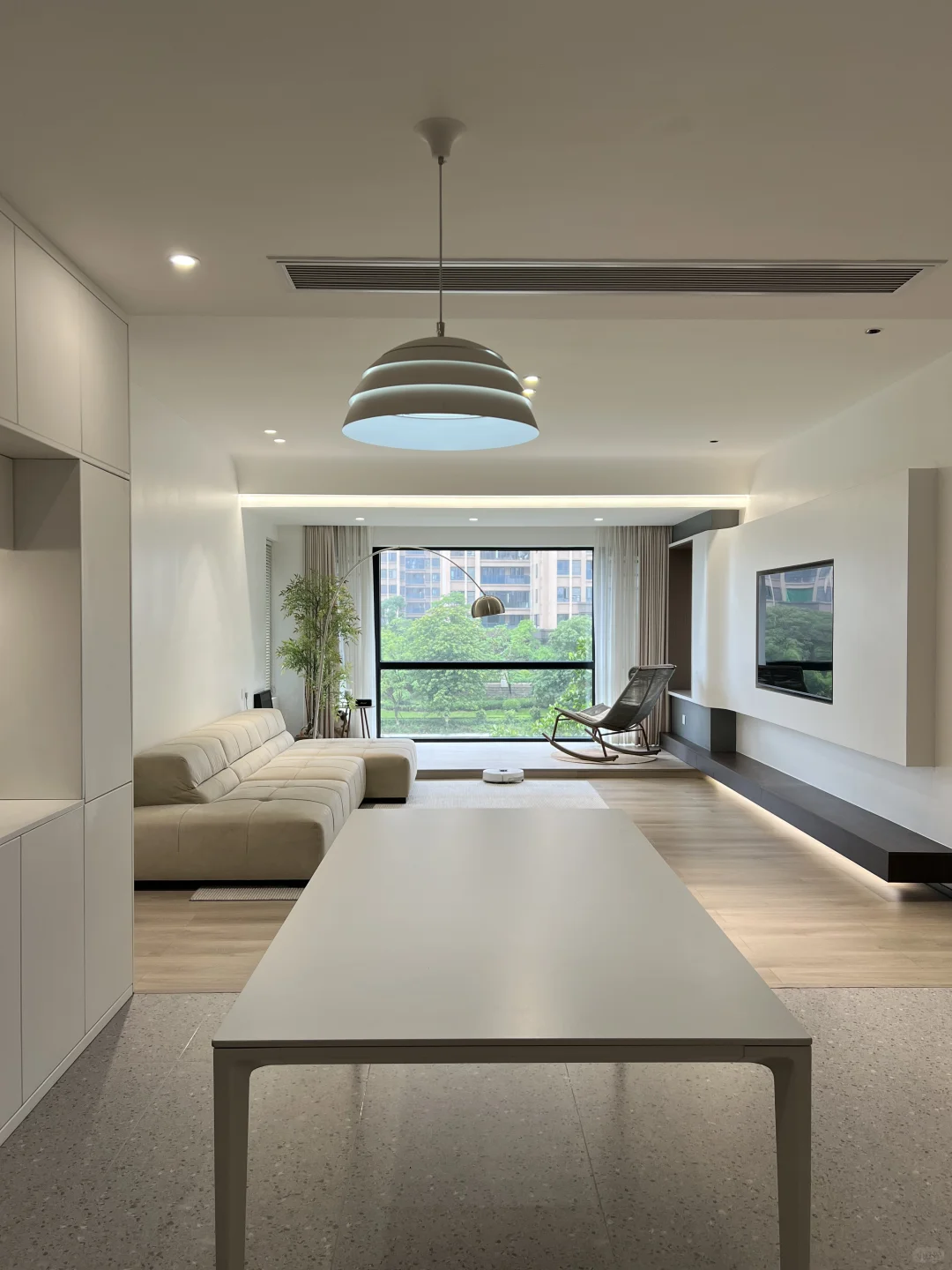 果然人越穷，家越显大