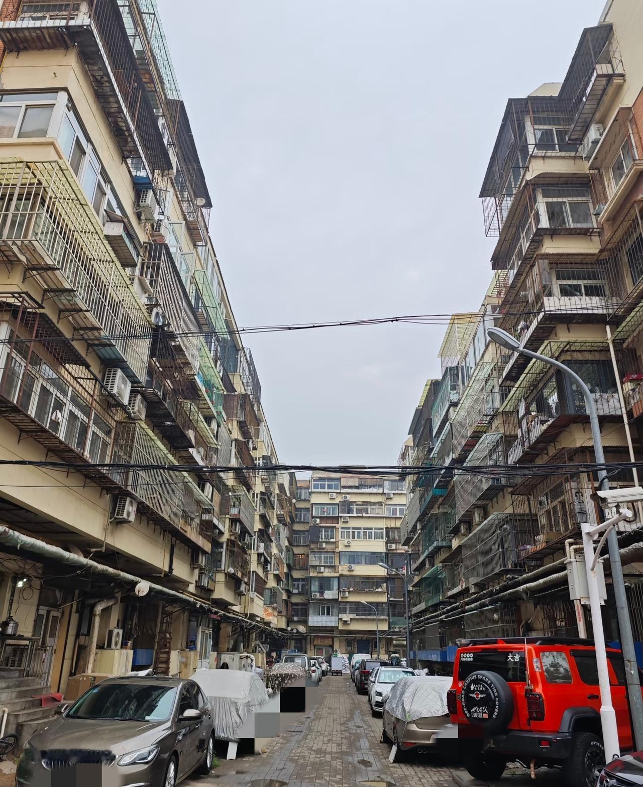 一对河南小夫妻奔赴天津和平区打拼，转眼已是38岁，打拼了10几年，
夫妻俩靠着一