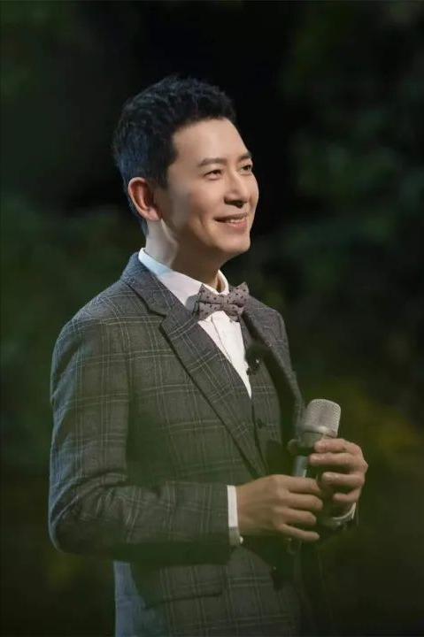主持人，李静说，超级访问，做了十六年，我觉得可以了，停了也好，就和戴军商量，他真