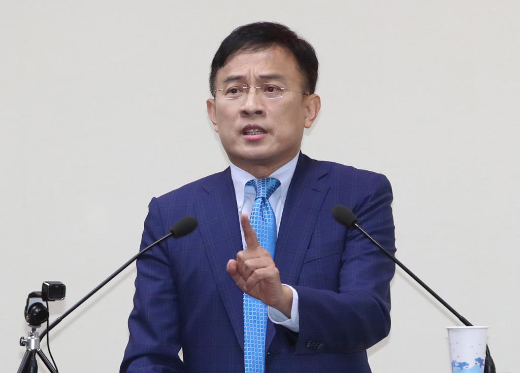 彭文正怒批“台独成骗票筹码” 亲揭为何高喊两岸和平统一
台湾资深媒体人彭文正近来