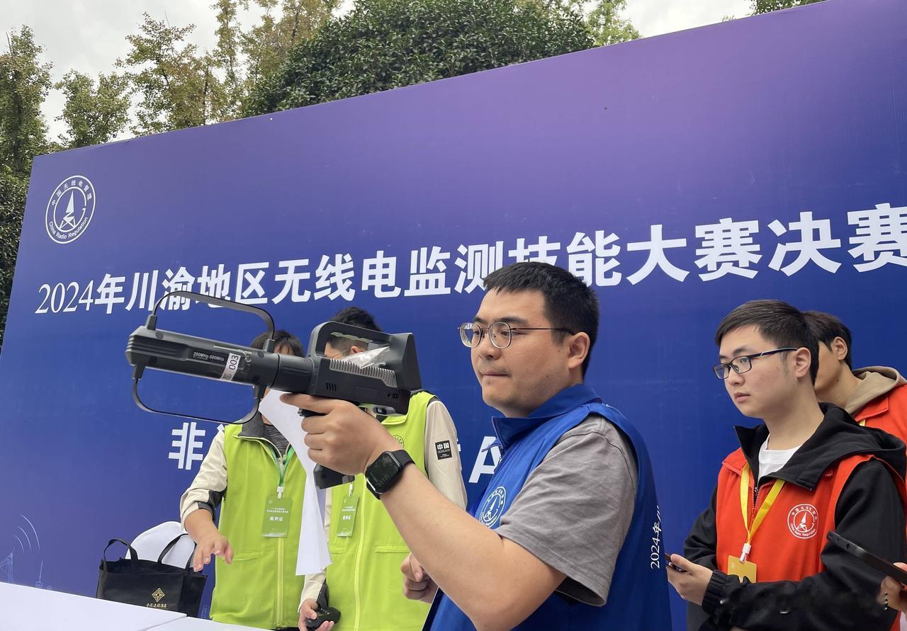 为什么四川对于业余无线电通信特别重视？

      全国业余无线电通信爱好者众