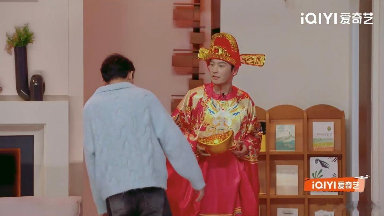 初五在喜友秀迎真财神今夜喜友秀 大年初五，福气满满！节目里的财神造型太逼真，红包