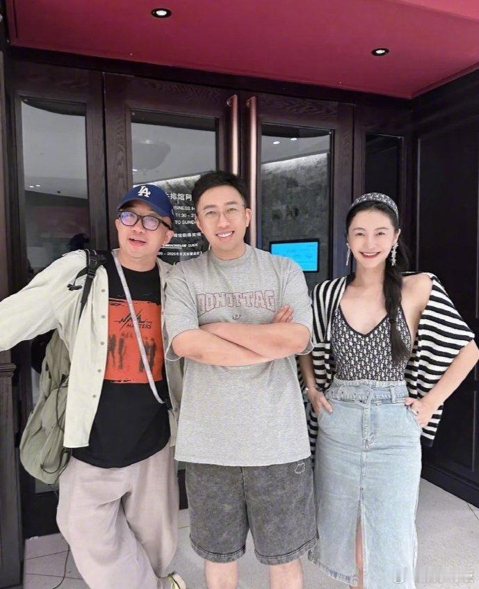 于正消失的这几天原来去阿那亚了 于正在社交网站晒照，po出了自己这几天在阿那亚的