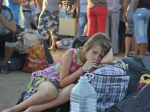 欧洲人贩子到底有多猖狂？被拐卖的乌克兰女人，下场有多惨？
乌克兰战争从2022年