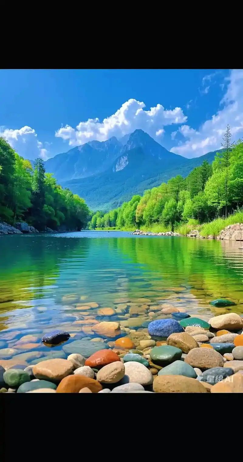 小鱼没有眼泪
 
小鱼没有眼泪
所有委屈
都悄悄溶进水里
 
不抬头诉苦
不向世