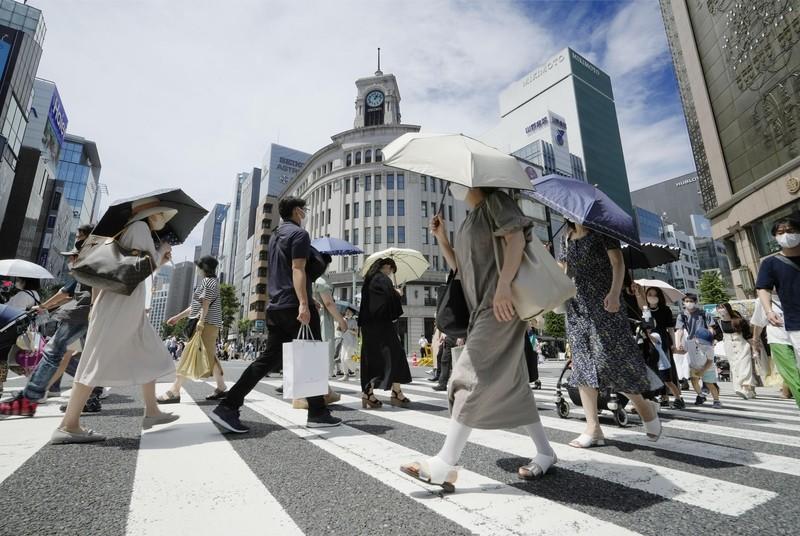 日本真急了！
据英国《卫报》4月25日报道，！日本东京的公职人员，夏天不用穿西装