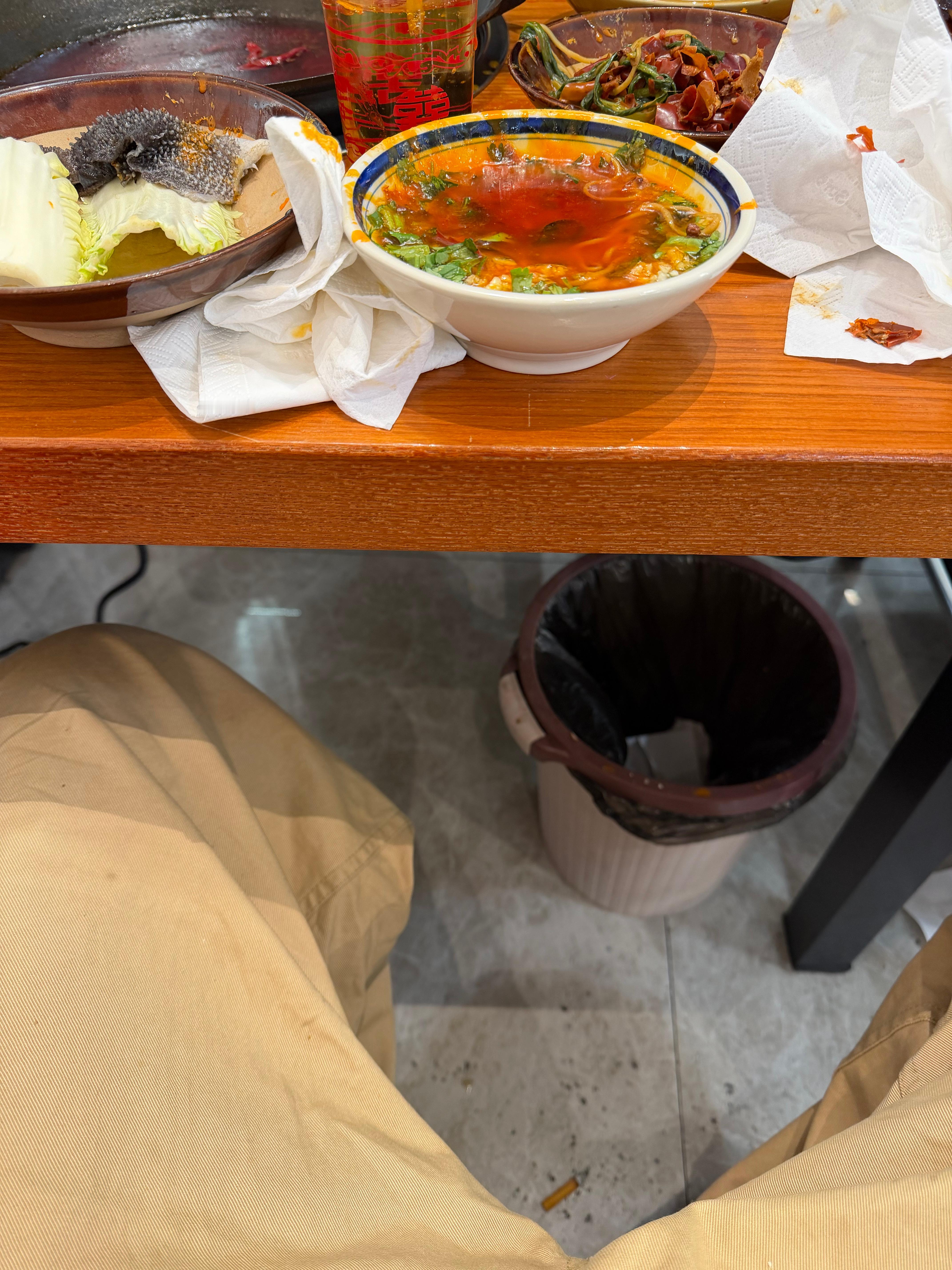 你惊天动地的痛苦，在别人眼里只不过是随手拂去的尘埃，人的本质是在凡尘中孤独的活着