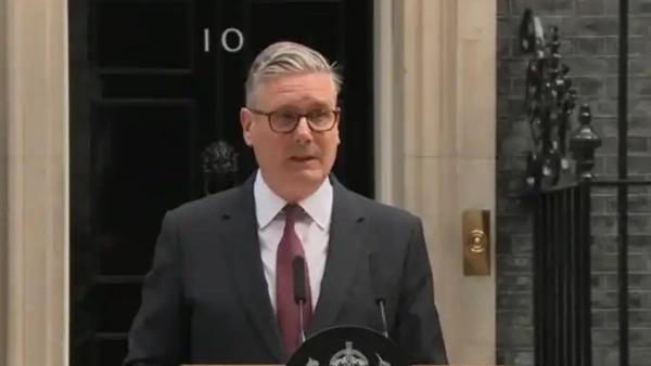 6月22日当地时间，英国首相斯塔默在唐宁街10号发表讲话，宣布辞去工党党首，过渡