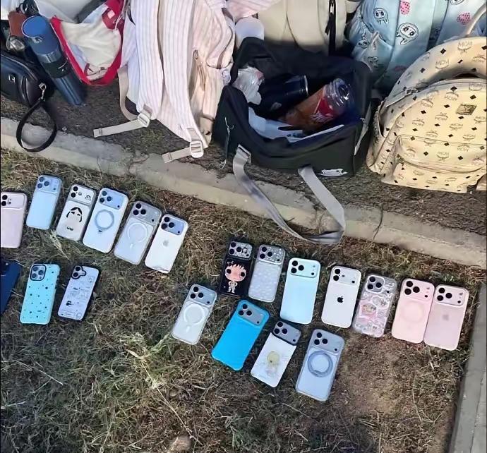 据说这是学生军训时的照片呢